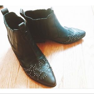 Matisse black booties with studs